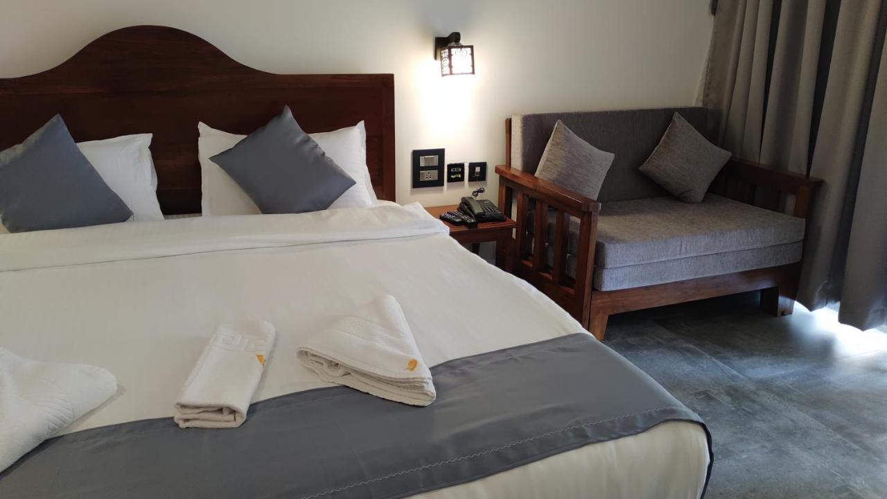 Altrude By The Sea Hotel Candolim Exterior photo